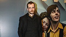 Cyril Dobrý ve filmu hraje, tak�e na premiéru dorazil pracovn�