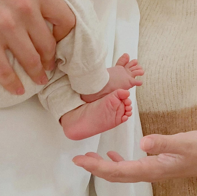 Barbora Poláková má třetí dítě. S muzikantem Urbanem přivítali na svět syna