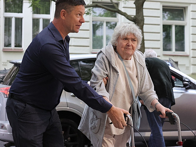 Zemřela sestra Jiřiny Bohdalové, herečka zrušila program