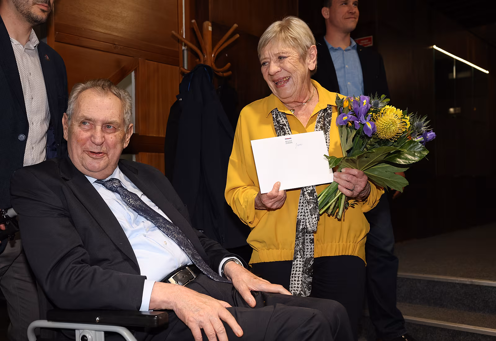 Jaroslava Obermaierov� slavila 80: Pop��l j� tak� Milo� Zeman!
