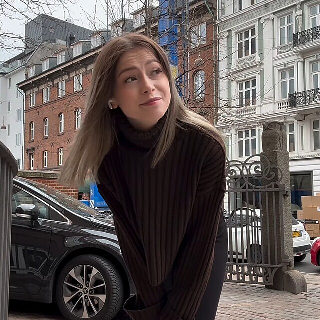 Xholakys vycestovala do D�nska