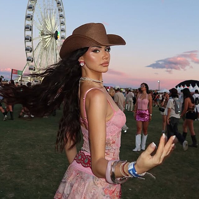 Dominique Alagia se vydala na festival Coachella