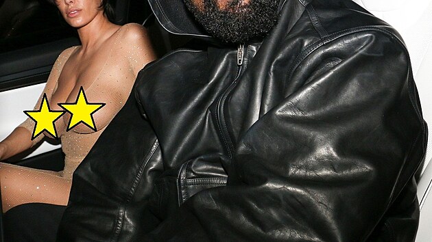 Bianca Censori zase ukazuje prsa!