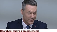 Martin �ezní�ek b�hem jedné z nejvypjat�j�ích pasá�í po�adu. Moderátor...