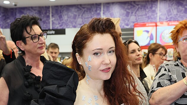 Eva Toulová nezklamala a zase p�edvedla velmi zajímavý outfit.