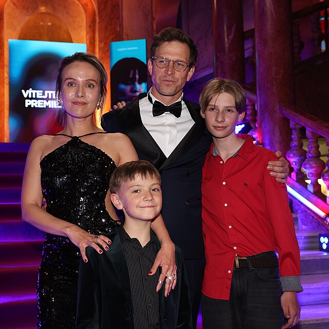 Premi�ra s�rie Monyov� v Lucern�: Tereza Ramba, Igor Orozovi�, Martin Kubu� a Filip �r�mek
