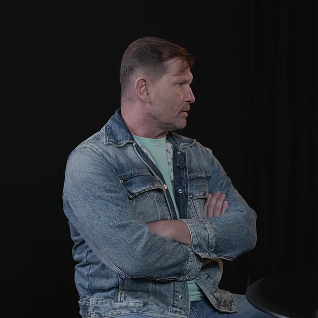 Jarom�r Soukup a Michal Van�ura se utkaj� v boxu