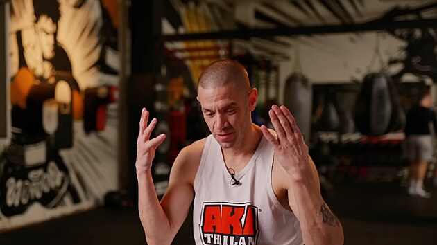 Jarom�r Soukup a Michal Van�ura se utkaj� v boxu