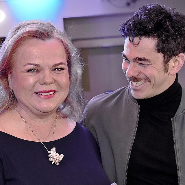 Marek Adamczyk, Sabina Remundov�, projekce seri�lu Buldok z Pod�brad