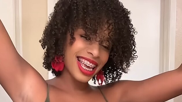 OnlyFans tv�rkyn� Michaela Rylaarsdam