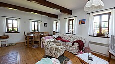 Zden�k Mary�ka, bydlení, chalupa, Lipno, obytná místnost, k�eslo, válenda