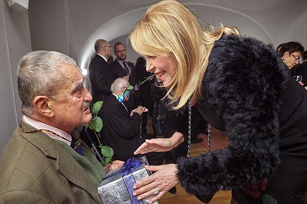 „Korunovace“ Karla Schwarzenberga na krále Království pravdy a lásky za...