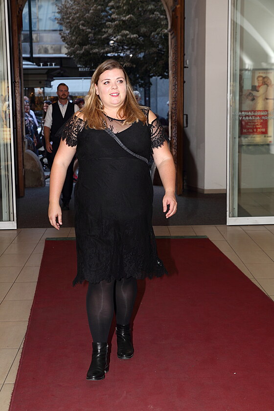 Herečka Lucie Polišenská se poprvé objevila v roli modelky. A lidi kolem nestačili zírat!