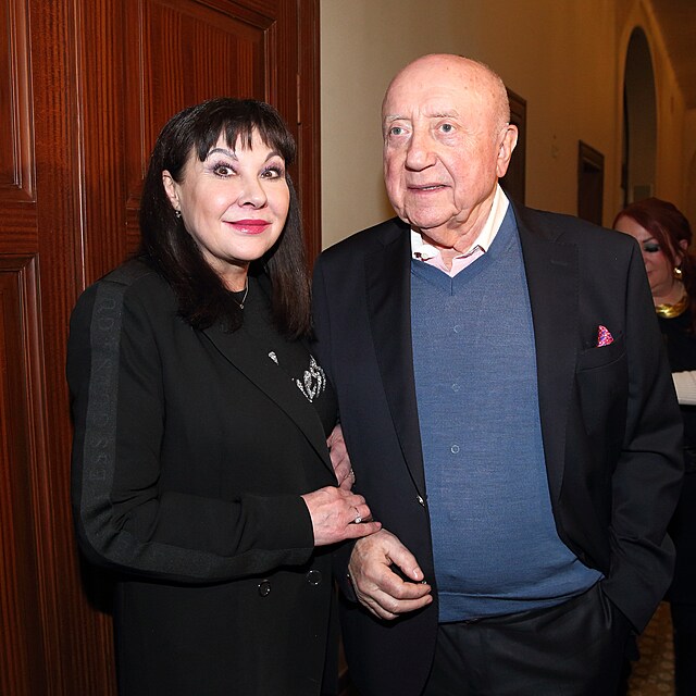 Dagmar Patrasov�, Felix Slov��ek