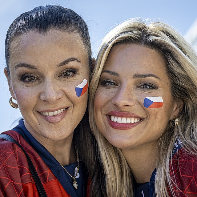 Iva Kubelkov�, Eva Perkausov�