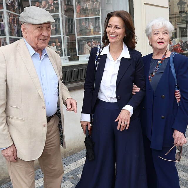 Petr Kostka, Ad�ls Gond�kov�, Carmen Mayerov�