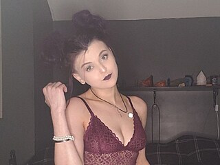 OnlyFans tv�rkyn� Kinki Kelli