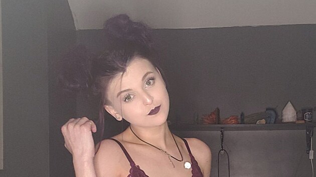 OnlyFans tv�rkyn� Kinki Kelli