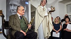 �Korunovace� Karla Schwarzenberga na krále Království pravdy a lásky za...