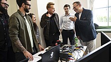 Václav Moravec b�hem zákulisní �ásti p�edstavení projektu Moravec.cz. Nový...