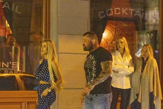 Karlos V�mola a Lela na no�n�m rande v Praze