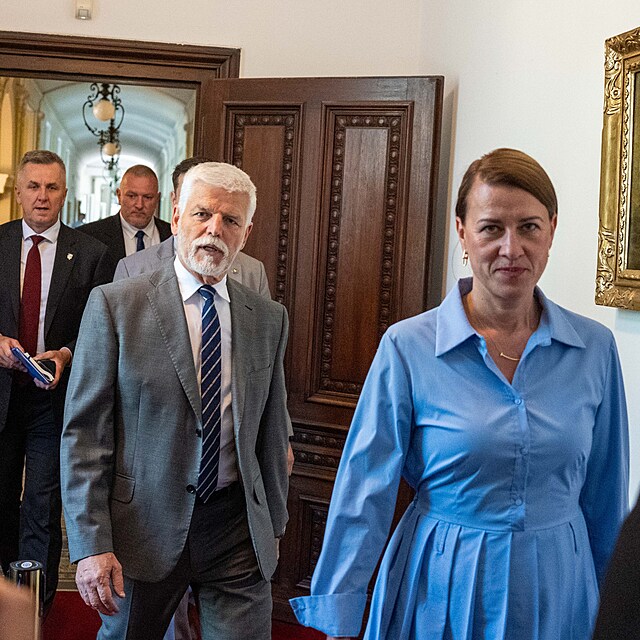 T�nde Bartha doprov�z� prezidenta Petra Pavla
