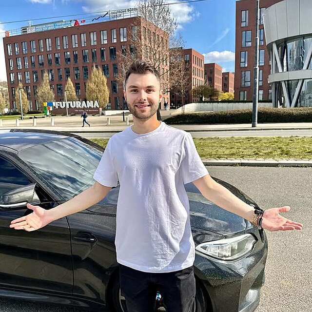 Adam Kajumi byl zat�en�