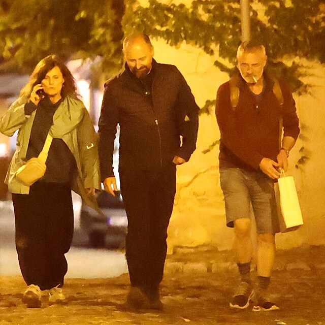 Ji�� Dvor�k si dal na odchod cigaretu.