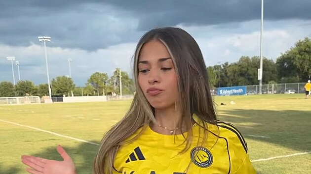 OnlyFans tv�rkyn� Sophie Rain