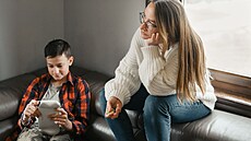 Mu�i nenávidí �eny, psychologie, �ena - matka s teenagerem