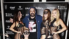 Pavel Novotný a sexy tane�nice na Viagem párty