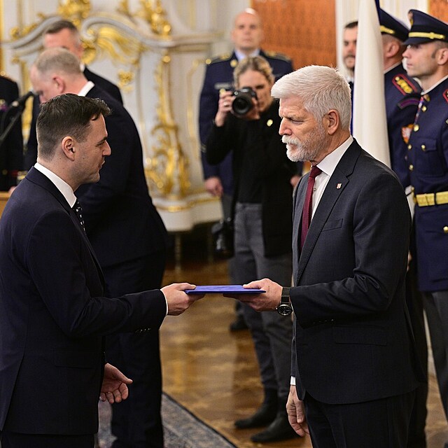 Petr Pavel p�i jmenov�n� Petra Macinky do role ministra zahrani��