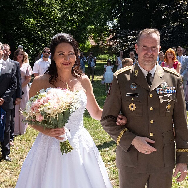 Svatba gener�la Karla �ehky a poslankyn� Opltov�