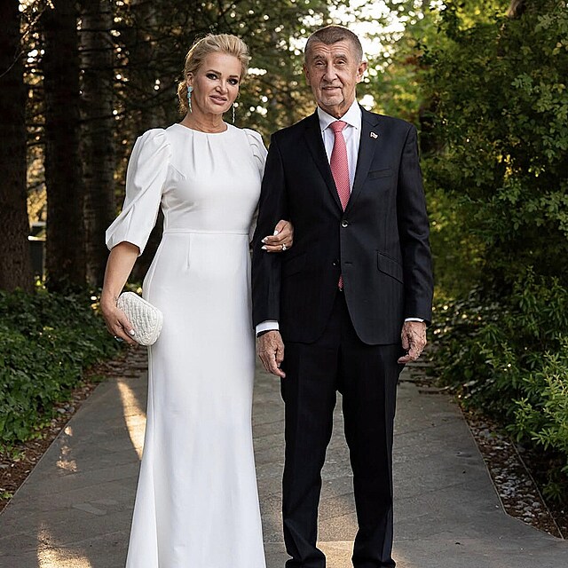 Andrej Babi� zve�ejnil z Ankary spole�nou fotografii s Monikou p�ed odchodem na...