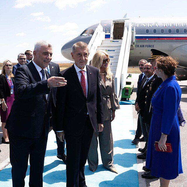 Andrej Babi� v Anka�e na summitu NATO