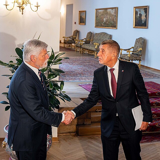 Premi�r Andrej Babi� a prezident Petr Pavel na osobn�m jedn�n�