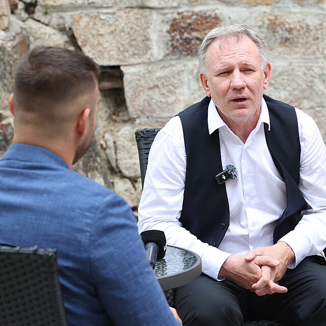 Martin Finger b�hem rozhovoru s redaktorem Expresu ve Spa Hotel Schlosspark.