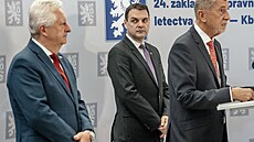 Babi� odlet�l na summit NATO. Moniku �eká ve�e�e u Erdogana, Pavel si podle...