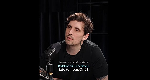 �estm�r Strakat� se Klemp��e ptal, kde vlastn� za��n� opr�vn�n� obrana man�elky...