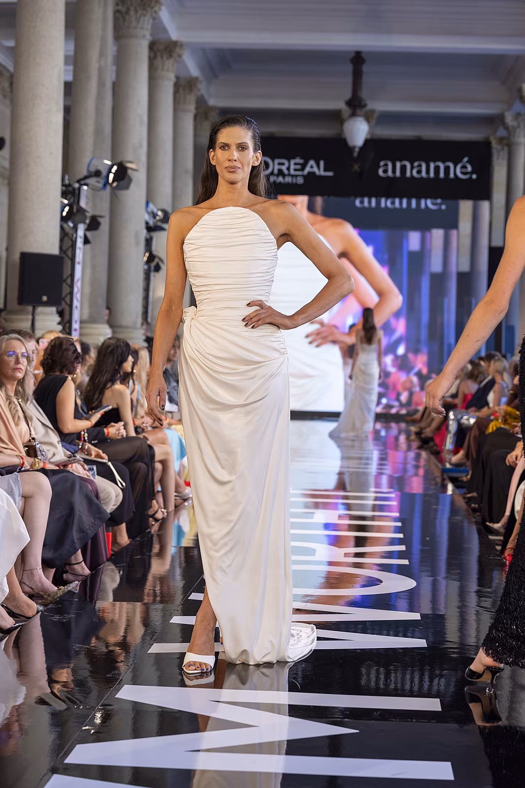 KVIFF 2026, exkluzivn� m�dn� p�ehl�dka, kterou L�Or�al Paris po��d� ve...