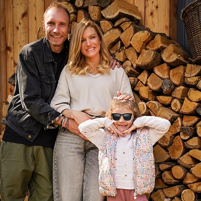 Gabriela Soukalov� s rodinou