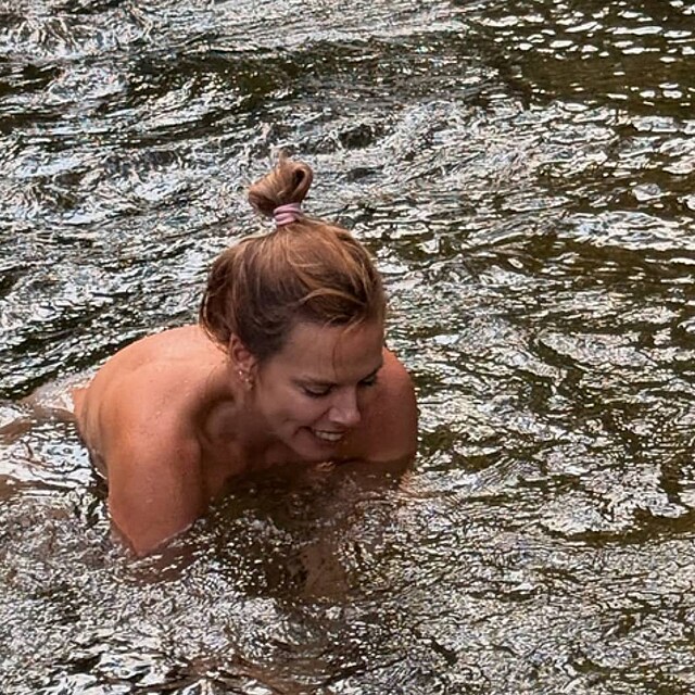 Marek Ztracen�, man�elka Marcela, koup�n� na �umav�