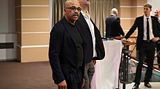 Po zastávce v kasinu pokra�oval Wright do Becher�s Baru v hotelu Pupp, kam ve...