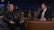 Brendan Fraser na náv�t�v� u Jimmyho Fallona, kde potvrdil pokra�ování filmové...