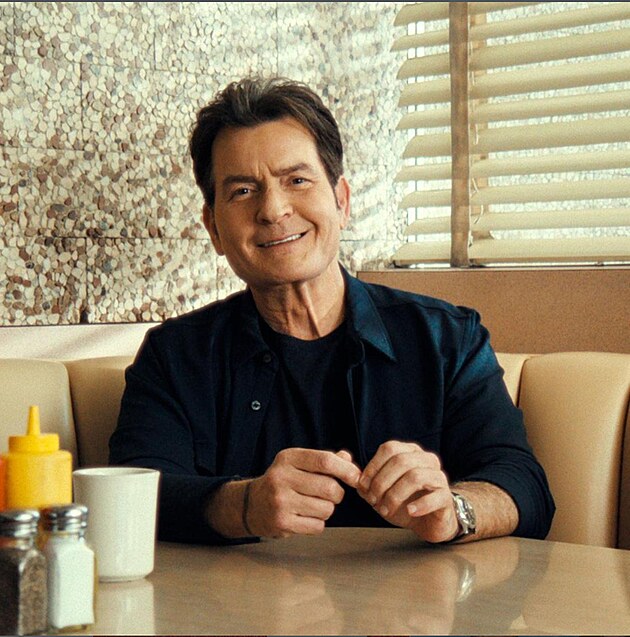 Charlie Sheen nepos�l� sv� dosp�l� dce�i ani dolar
