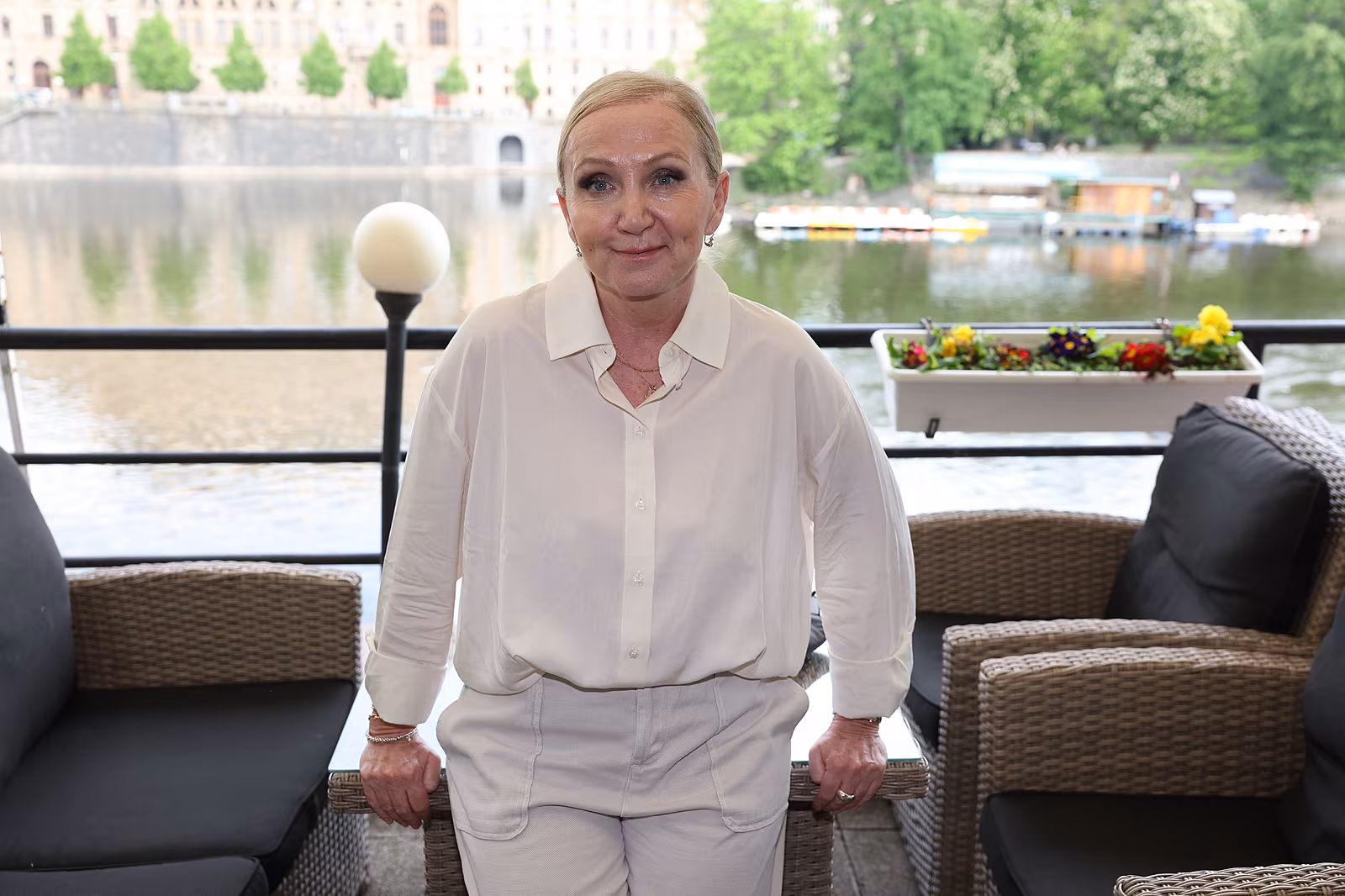B�ra Basikov�
