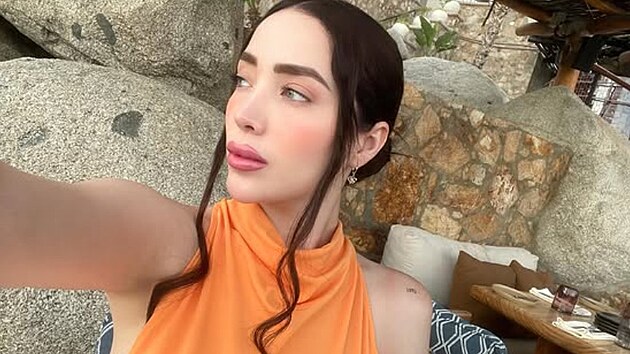 Influencerka Adriana Garc�a zem�ela p�i plastick� operaci