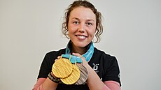 Laura Dahlmeier m�la takových medailí mnoho