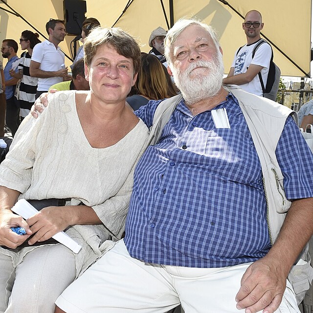 Vlastimil Zav�el s man�elkou Juditou