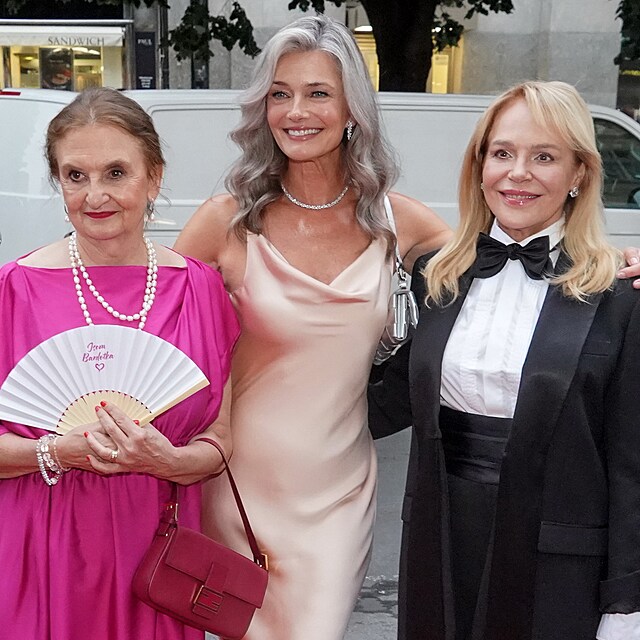 Bardotky, premi�ra, Eva Holubov�, Pavl�na Po��zkov�, Dagmar Havlov�